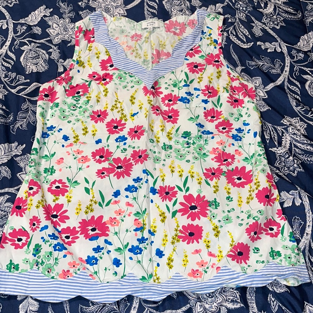 Crown & Ivy shirt floral print